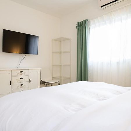 Yagen Boutique Apartments Haifa Room photo
